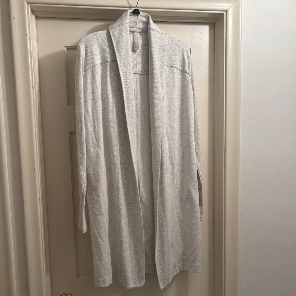 NWOT Athleta Compact Coaster Long Wrap Color: Gray Size: XS
